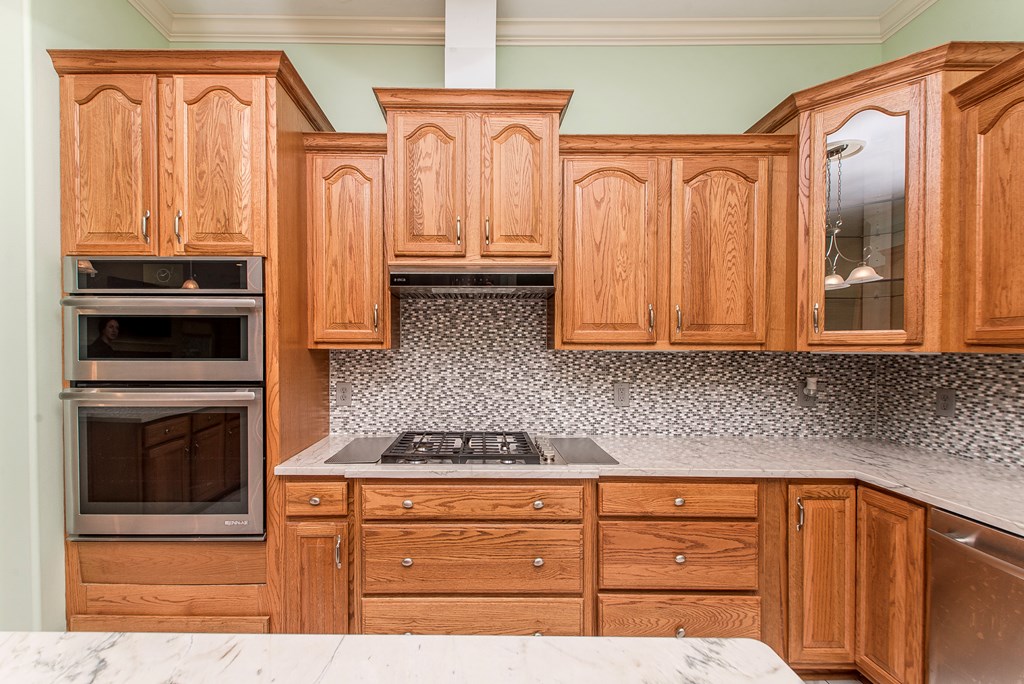 29 E Twin Oaks Lane