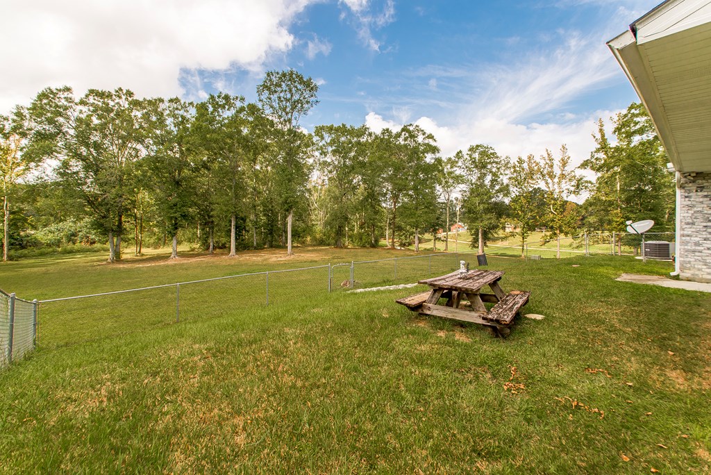 29 E Twin Oaks Lane