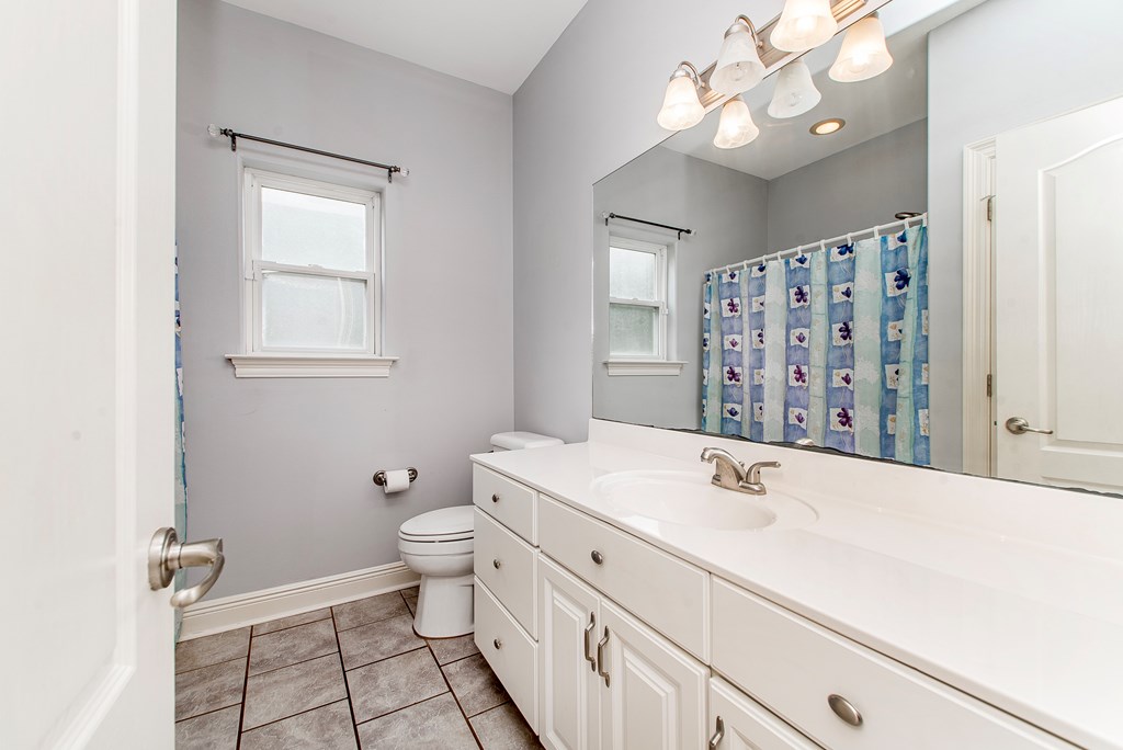 29 E Twin Oaks Lane