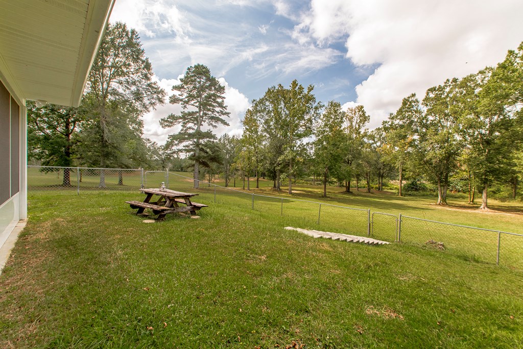 29 E Twin Oaks Lane