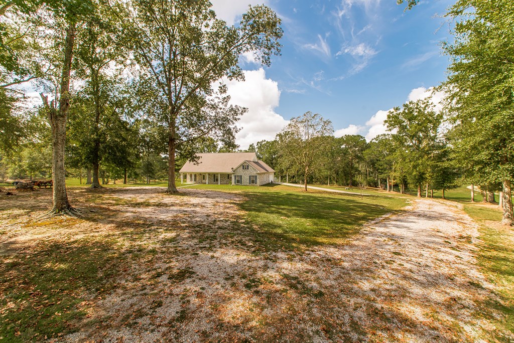 29 E Twin Oaks Lane