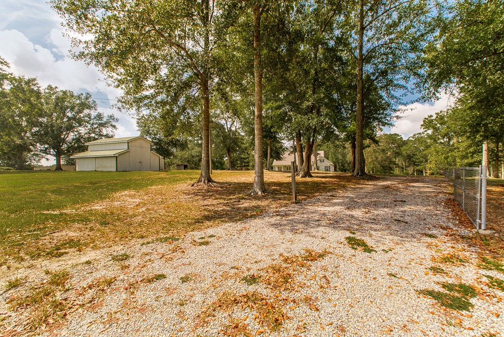 29 E Twin Oaks Lane