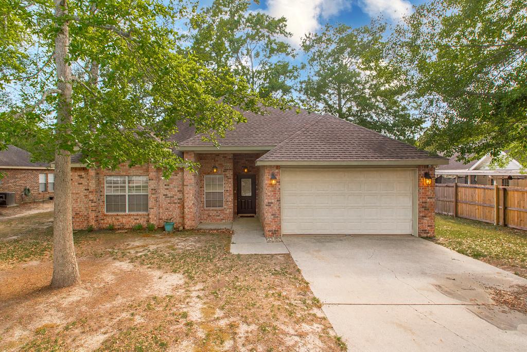 4 Maroon Drive