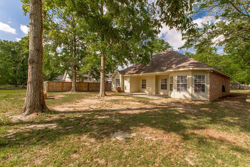 4 Maroon Drive