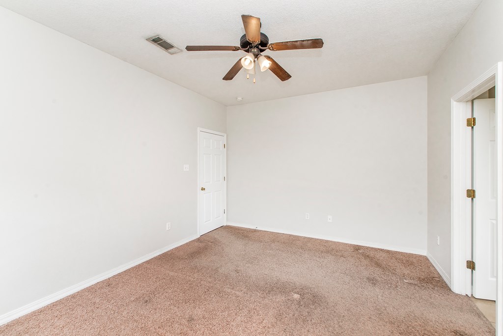4 Maroon Drive