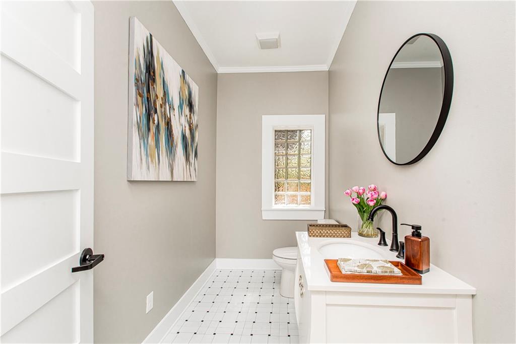 302 LOUISIANA Avenue