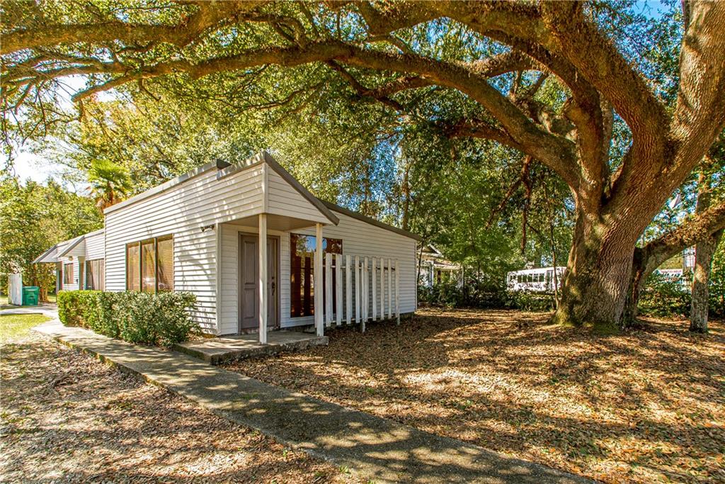 726 LOUISIANA Avenue