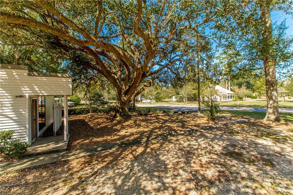 726 LOUISIANA Avenue