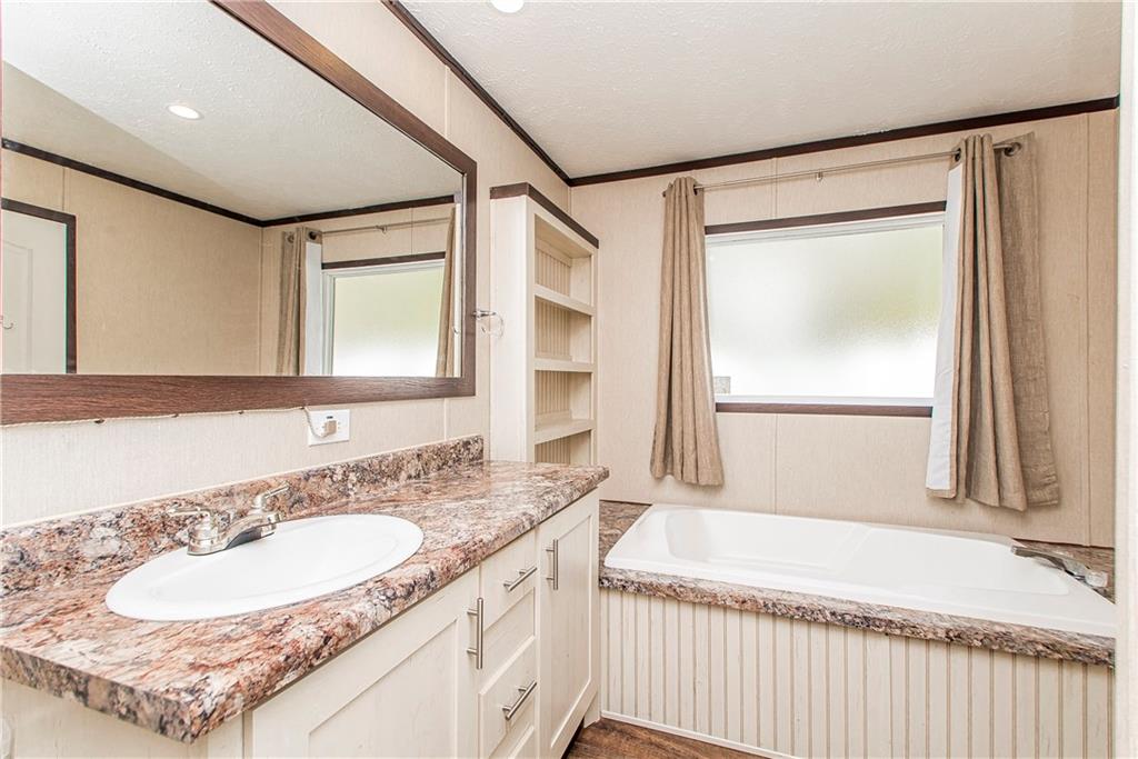 14219 HWY 1075 Highway