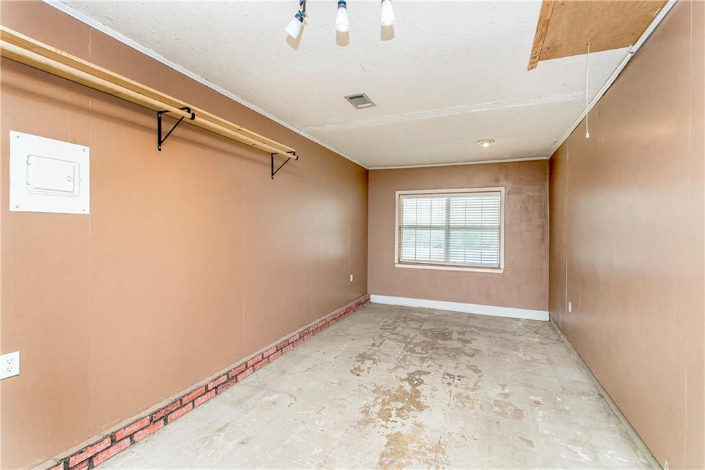 1300 VICTORIA Street