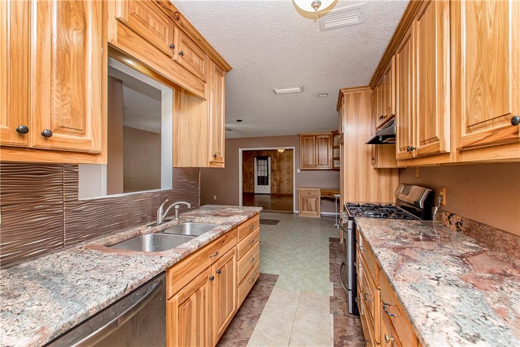 1300 VICTORIA Street