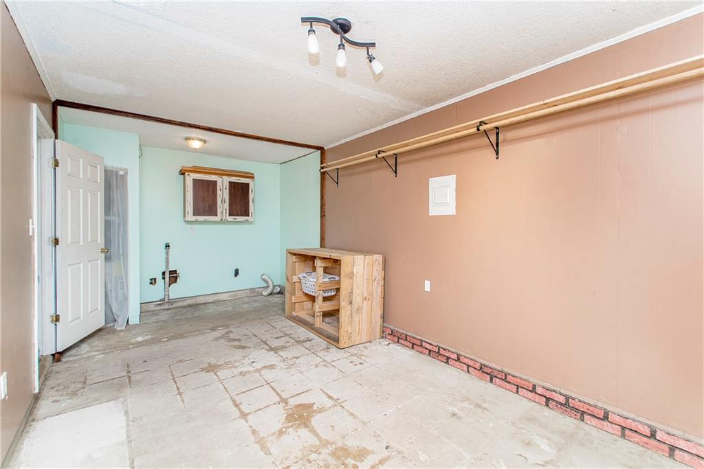 1300 VICTORIA Street