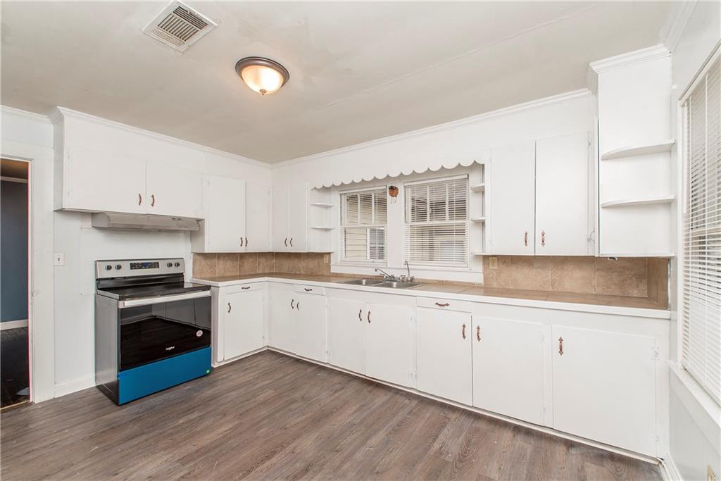 1417 VAN BUREN Street