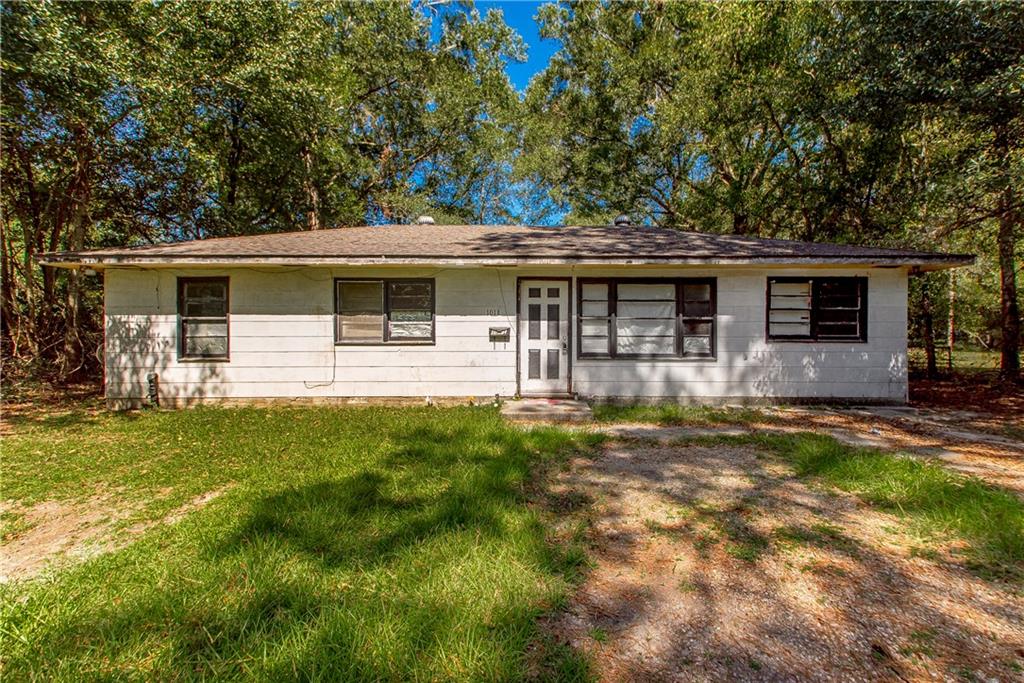 1011 LONA RESTER Place