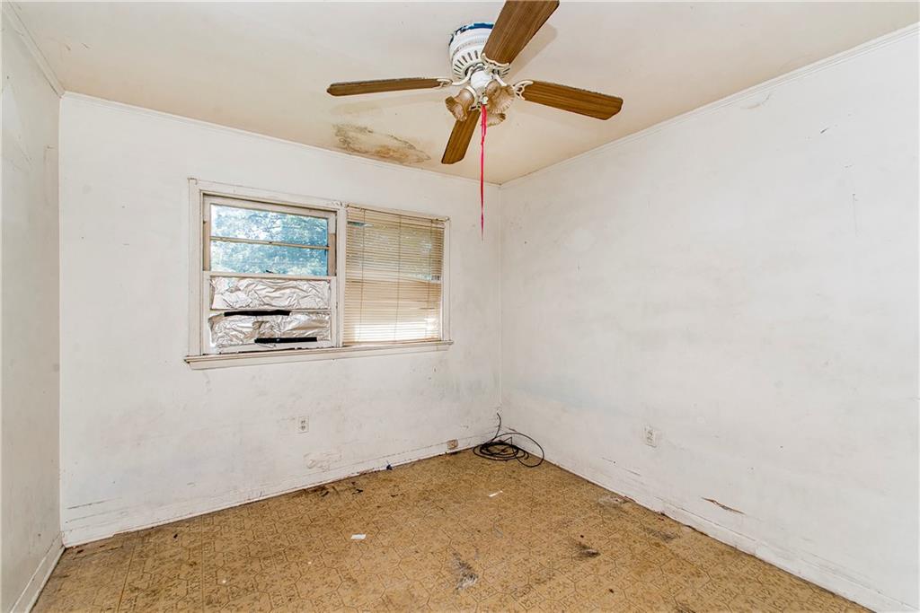 1011 LONA RESTER Place