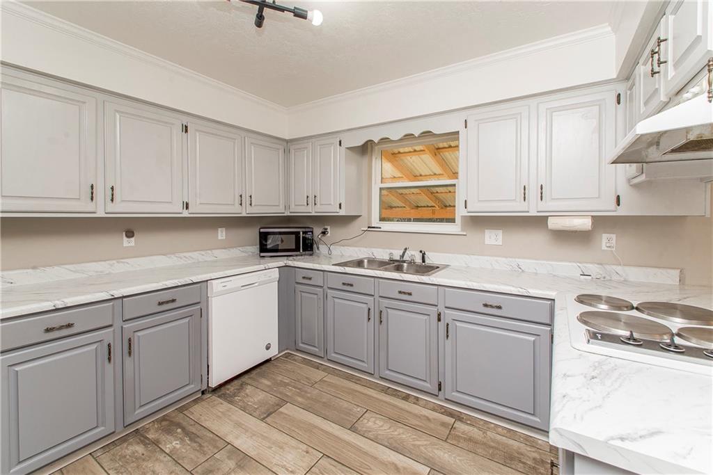 17587 HWY 439 Highway