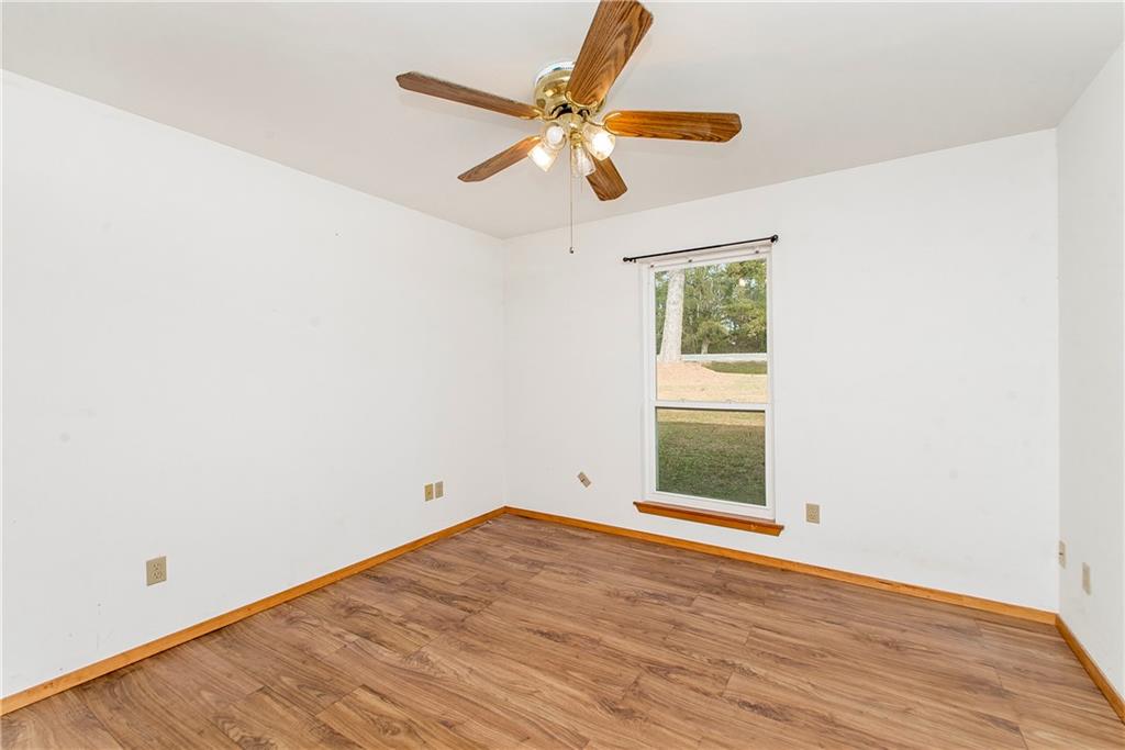 17587 HWY 439 Highway