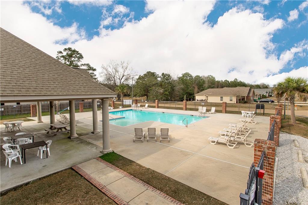 41559 SNOWBALL Circle