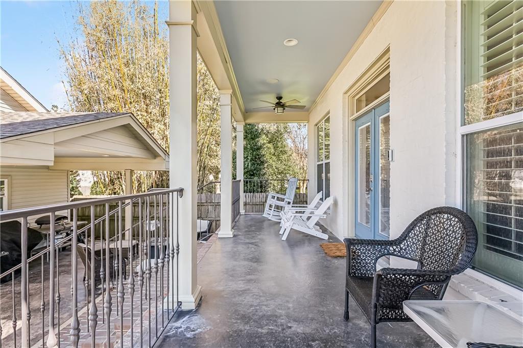 877 MOUTON Street