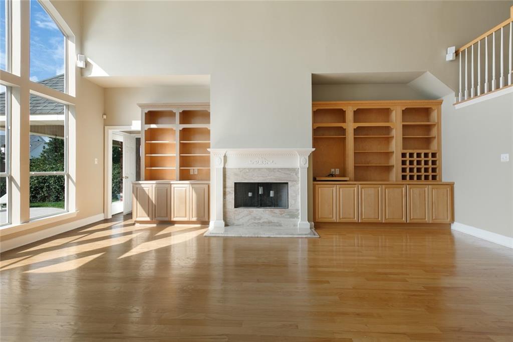 1057 MARINERS COVE Boulevard