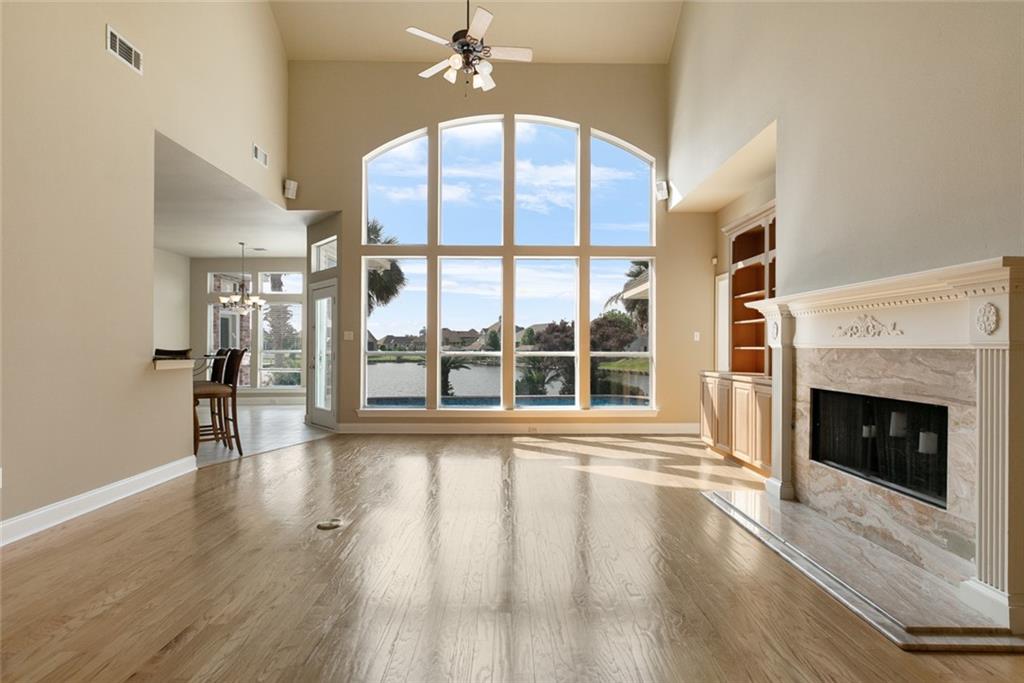 1057 MARINERS COVE Boulevard