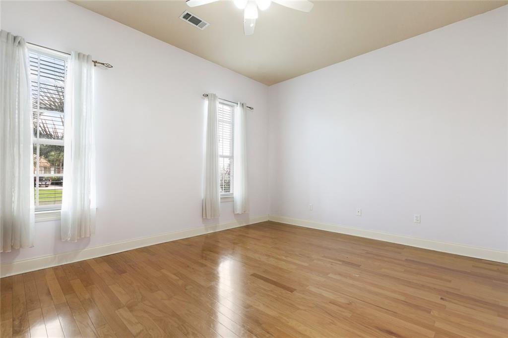 1057 MARINERS COVE Boulevard