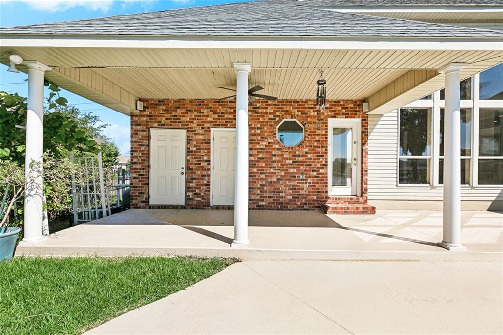 1057 MARINERS COVE Boulevard