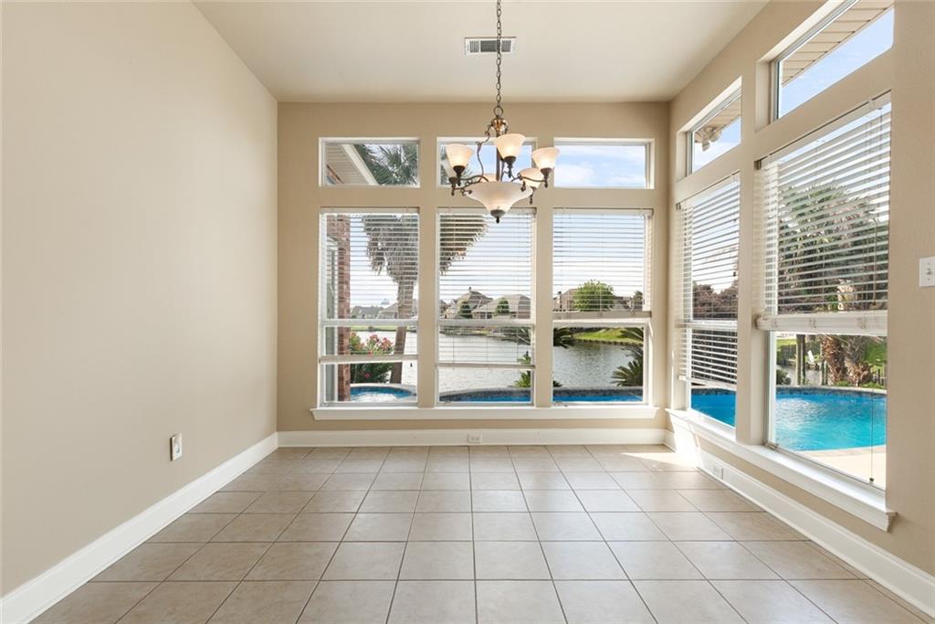 1057 MARINERS COVE Boulevard