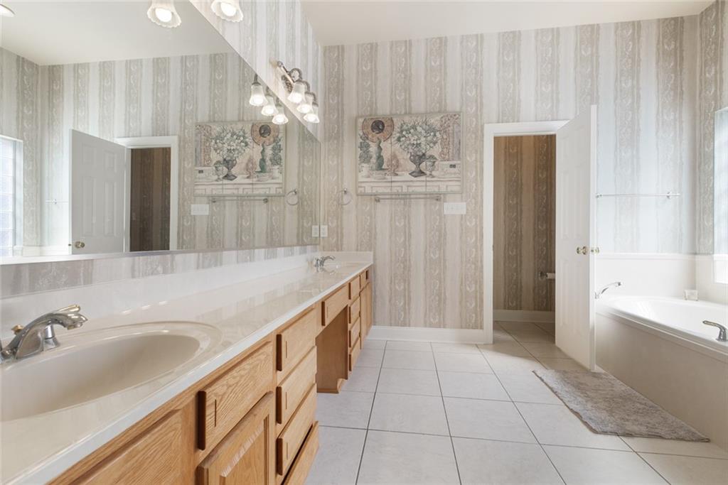 1057 MARINERS COVE Boulevard