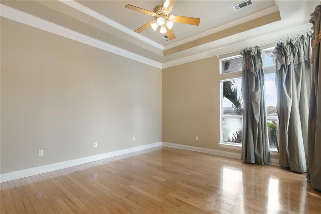 1057 MARINERS COVE Boulevard