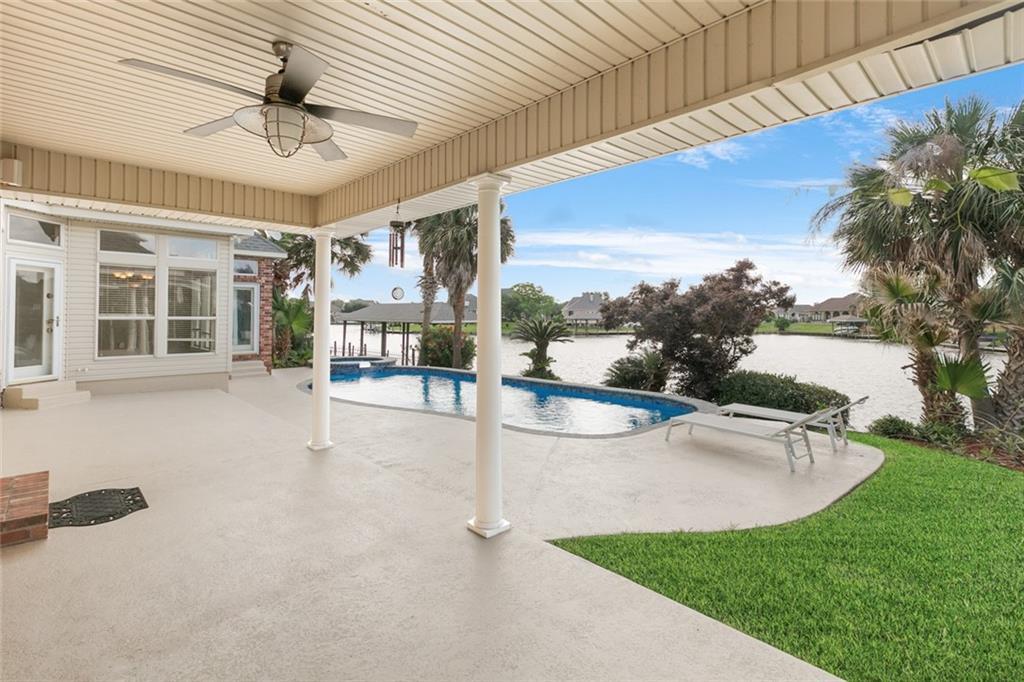 1057 MARINERS COVE Boulevard