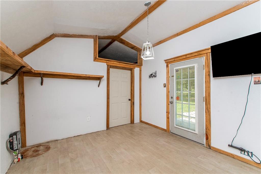 10469 HWY 1075 Highway