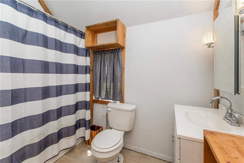 10469 HWY 1075 Highway