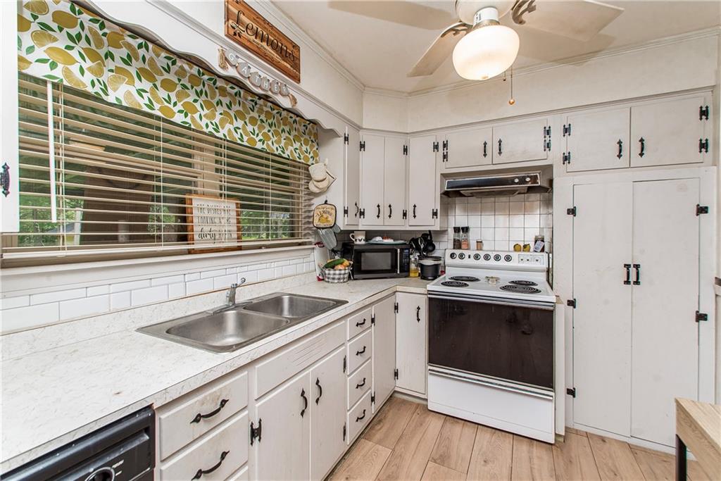 10469 HWY 1075 Highway