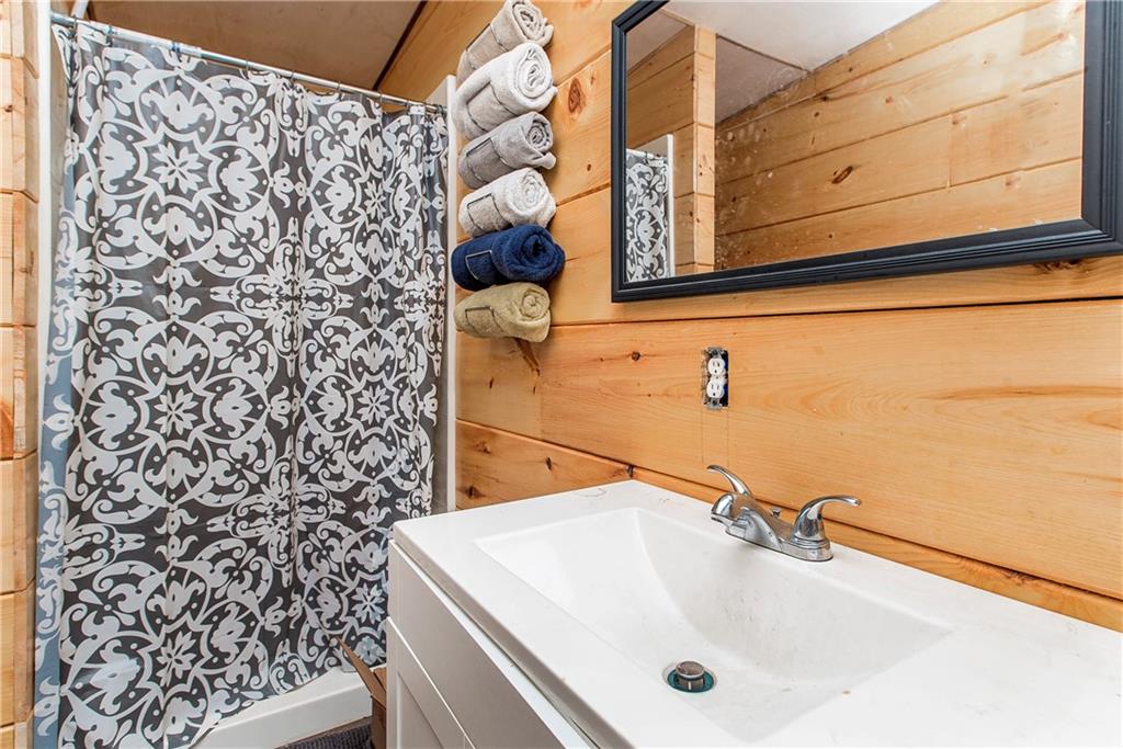 10469 HWY 1075 Highway