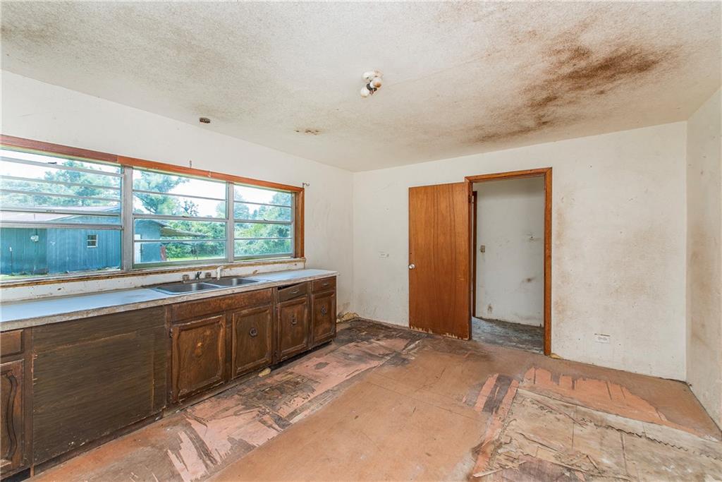 1970 AVENUE L Avenue