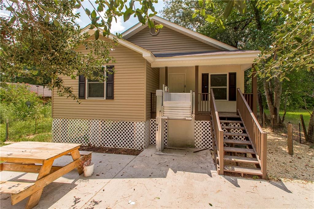 1529 AVENUE E Avenue