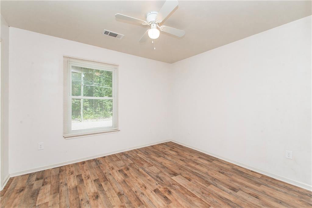 1529 AVENUE E Avenue