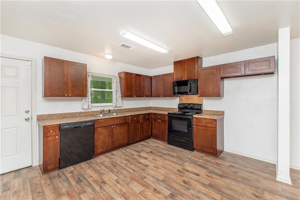 1529 AVENUE E Avenue