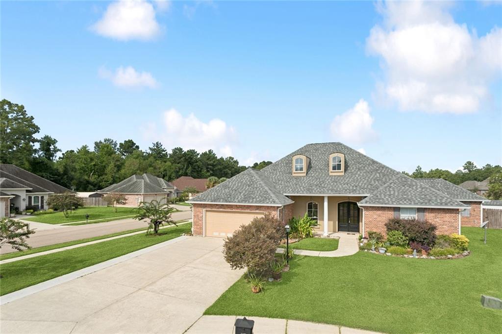 669 LAKE IBERVILLE Court