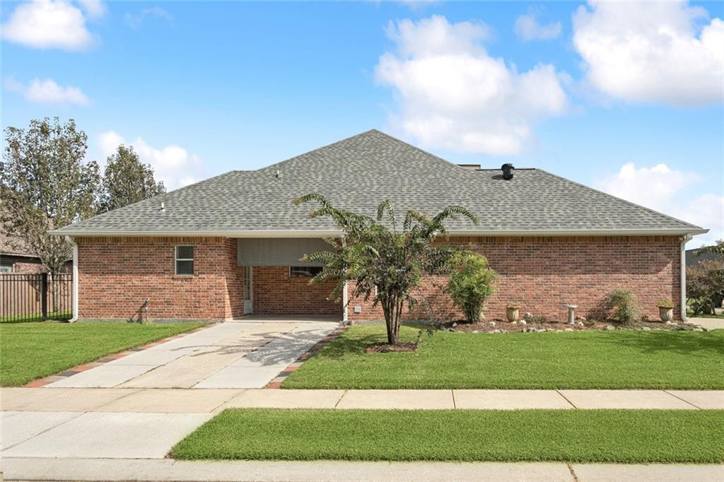 669 LAKE IBERVILLE Court