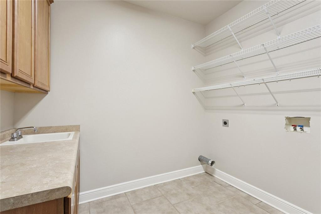 669 LAKE IBERVILLE Court