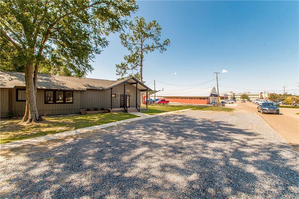 302 LOUISIANA Avenue