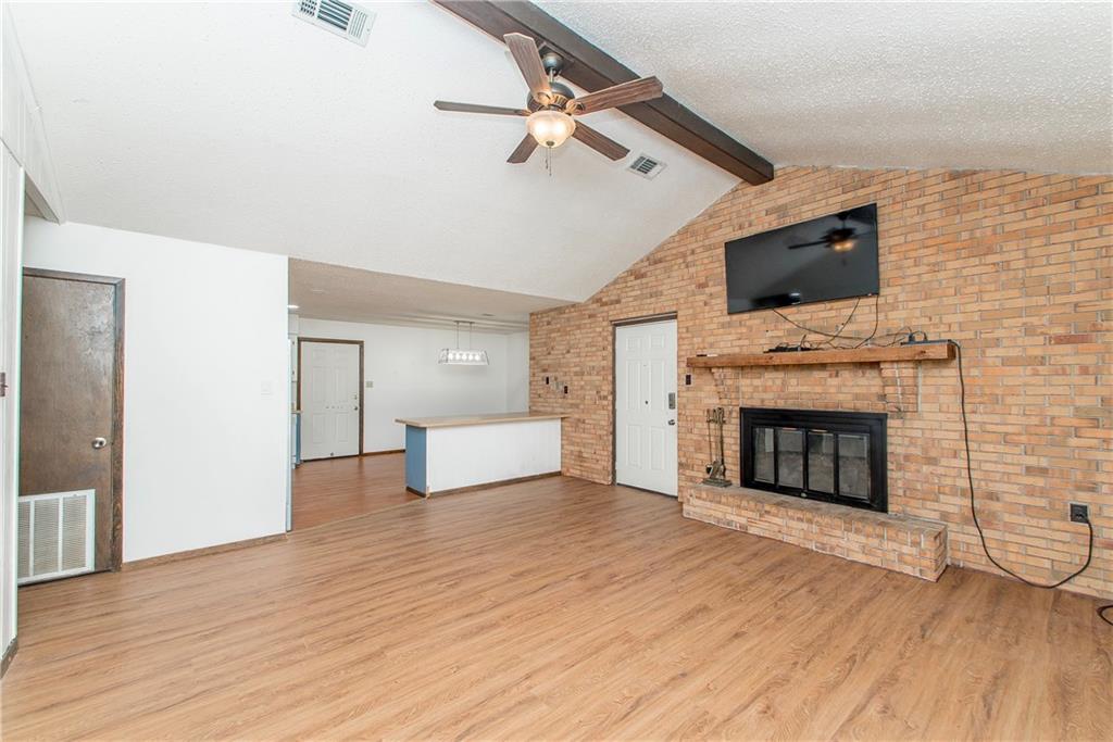 916 W 5TH Street