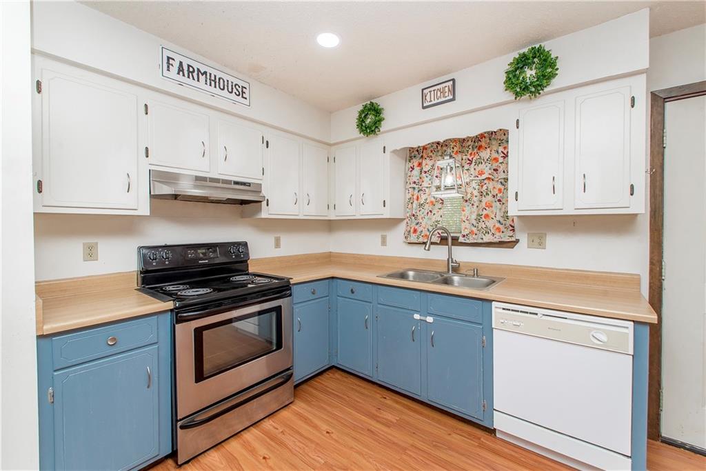 916 W 5TH Street