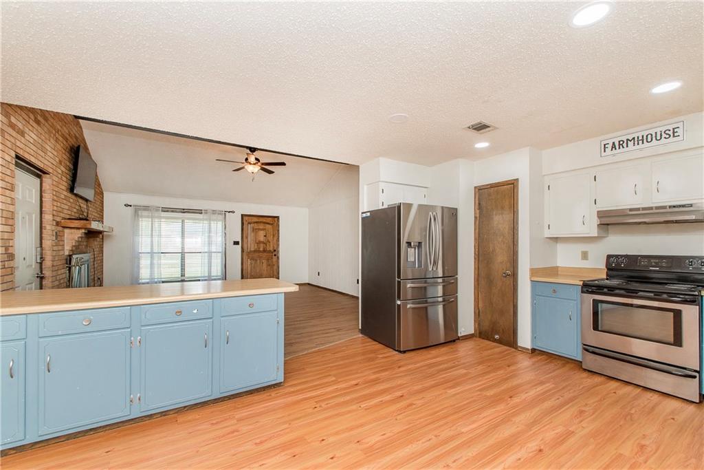 916 W 5TH Street