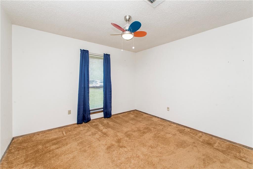 916 W 5TH Street