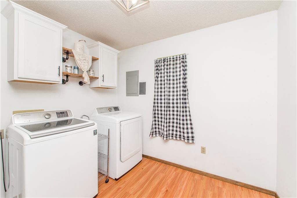 916 W 5TH Street