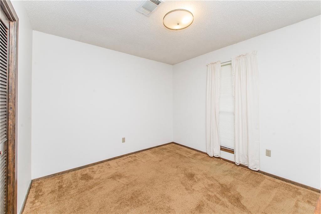 916 W 5TH Street