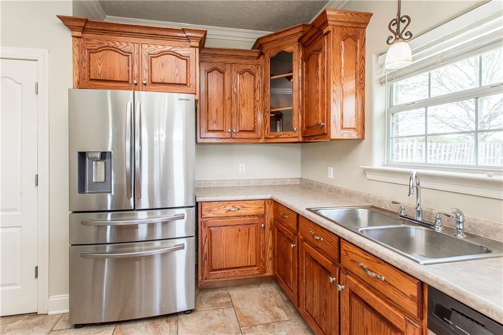 50573 VICTORIA Drive